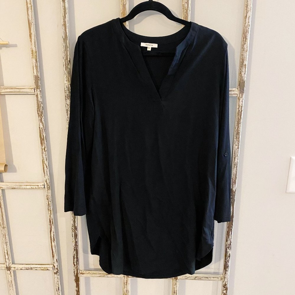 Pleione Large Black Long Sleeve Tunic Top